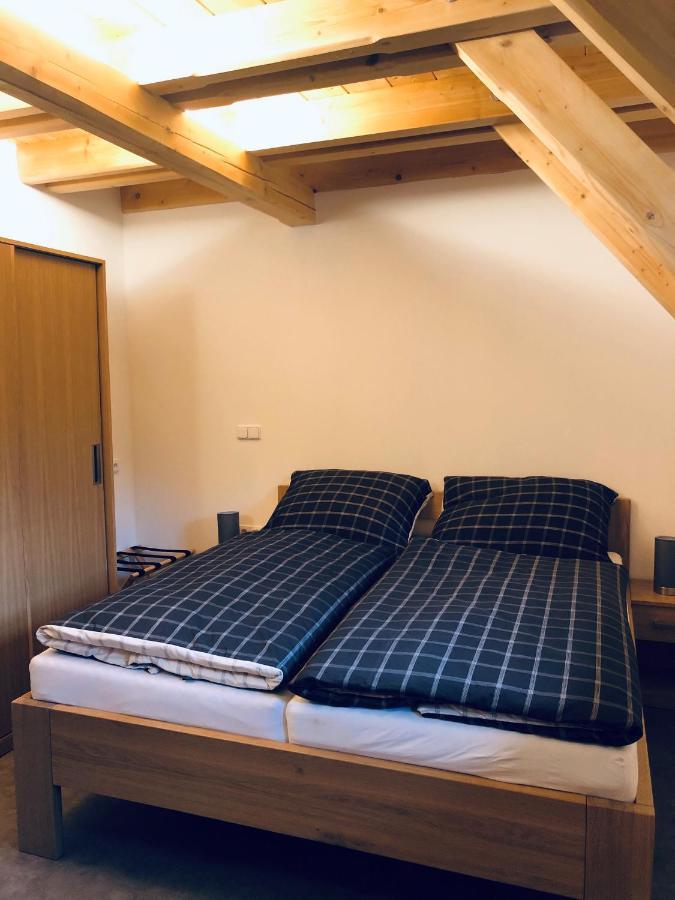 Kamenacka Myslivna Hotel Moravany  Eksteriør billede