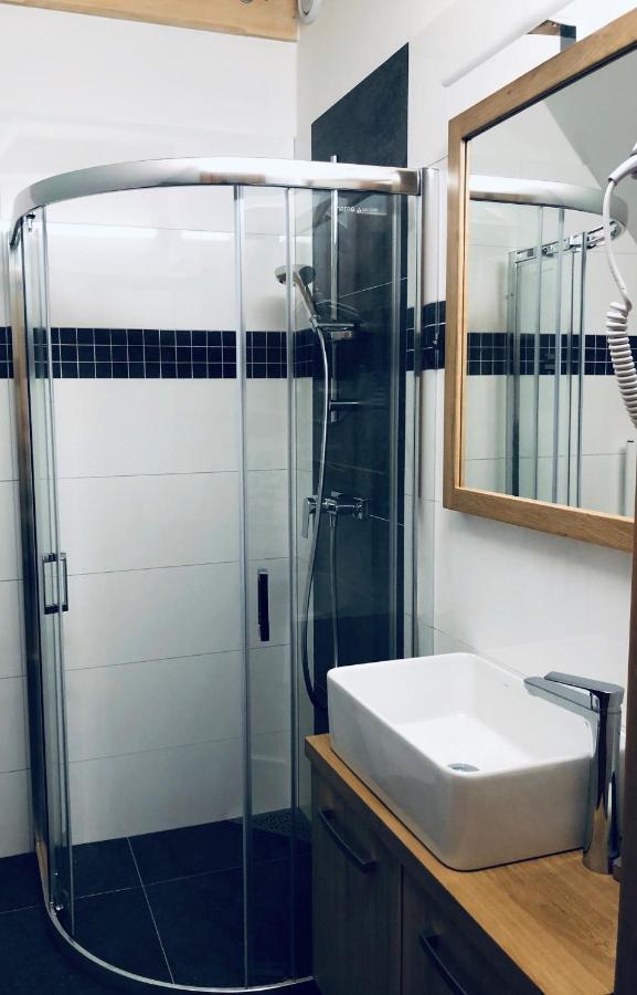 Kamenacka Myslivna Hotel Moravany  Eksteriør billede